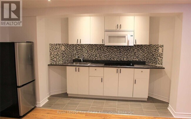 Photo du bâtiment - 155 Johnswood Crescent