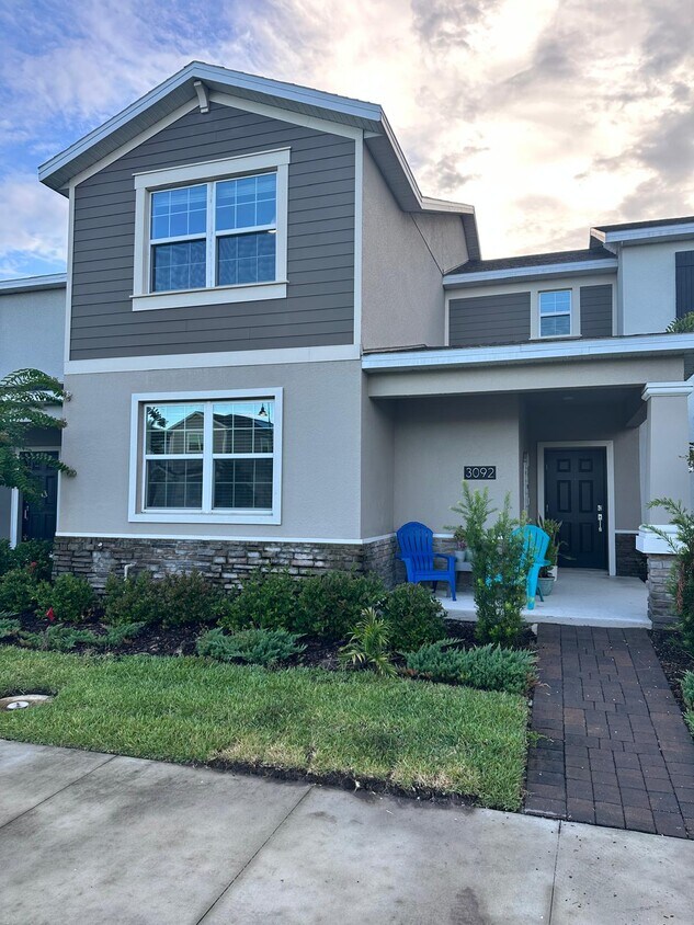 Foto principal - 3092 Addison Blvd