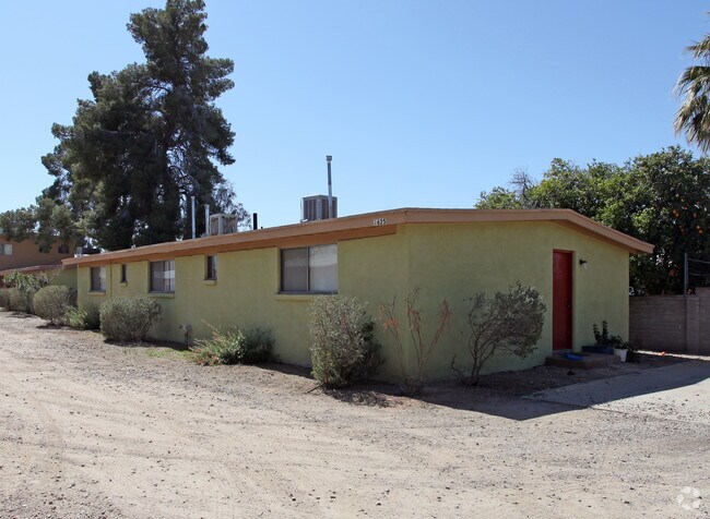 Foto del edificio - 1631-1645 E Hedrick Dr