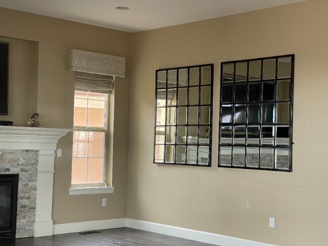 Building Photo - 10509 Montecito Dr