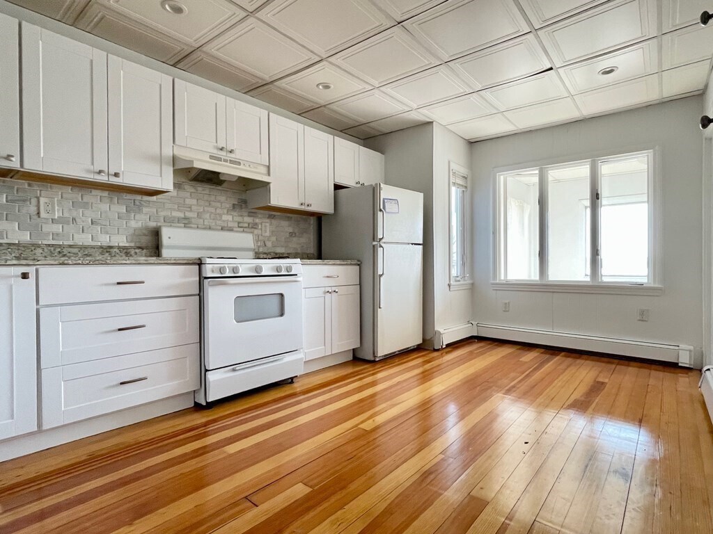 Primary Photo - 249 Webster St
