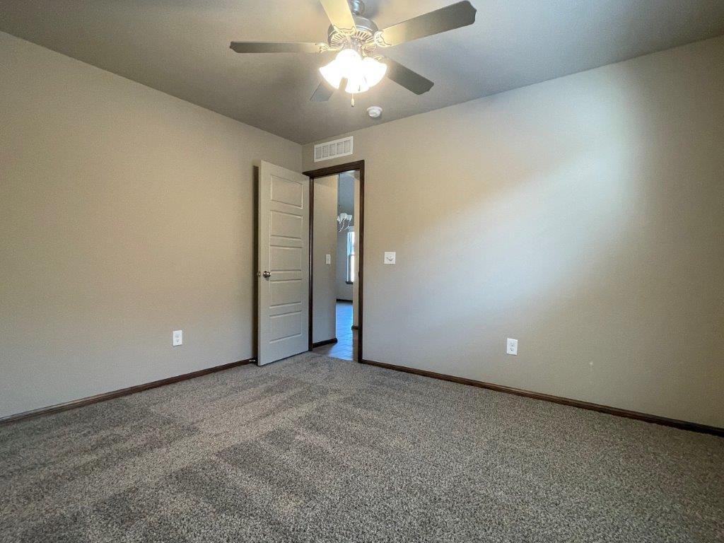 Foto principal - 3405 Piney River Dr