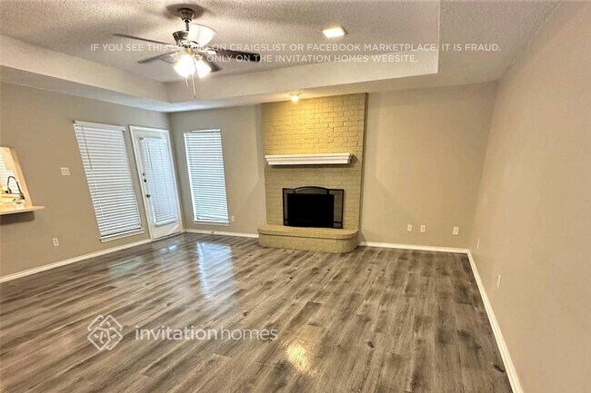 Foto del edificio - 4510 Lone Oak Dr