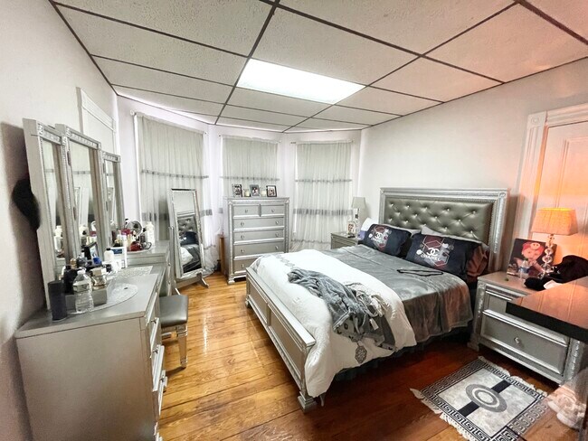 Building Photo - 28 Harbor View St