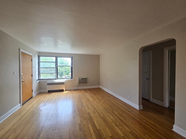 Foto del edificio - 7322 N Ridge Ave