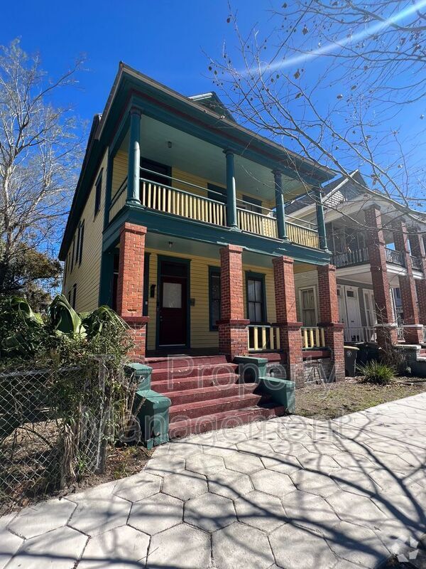 Building Photo - 1345 N Laura St