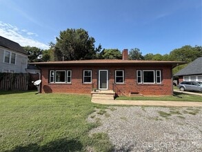 Building Photo - 908 W Front St