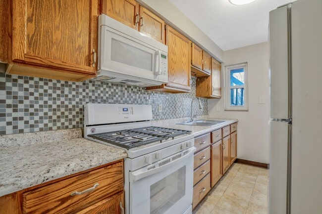 Photo - 180-196 Spring Ave - 188 Apt 4