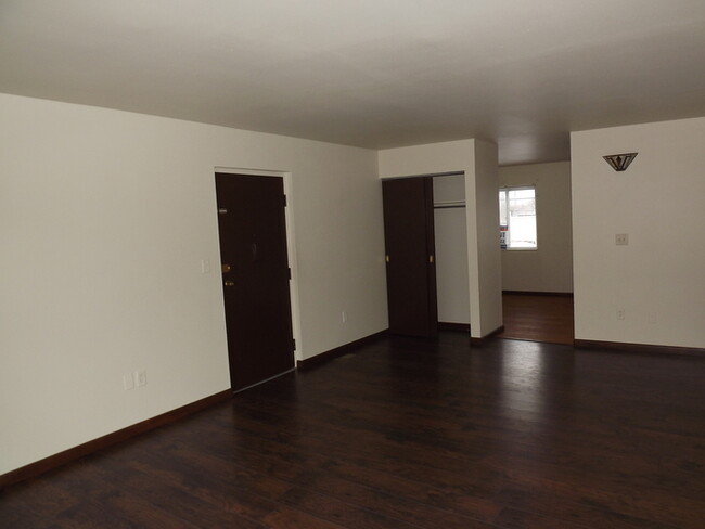 Foto del edificio - Spacious Updated Kettering Condo!