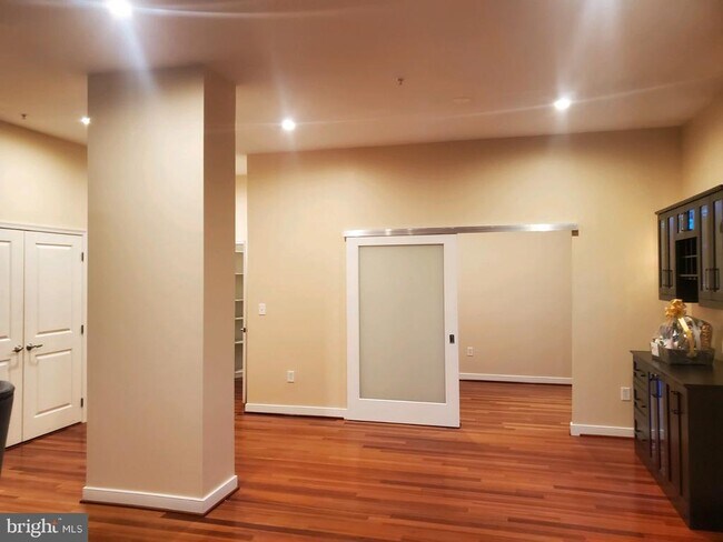 Building Photo - 155 Potomac Passage