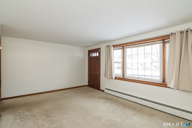 Building Photo - 17 Howard St