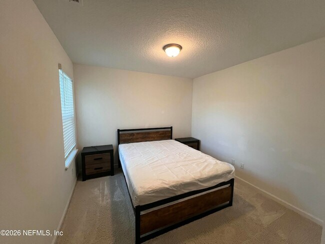 Foto del edificio - 34 Ridge Lake Rd
