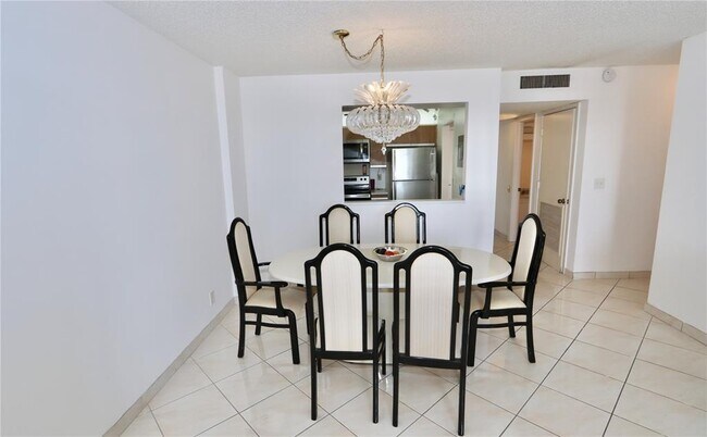 Foto del edificio - 2401 S Ocean Dr