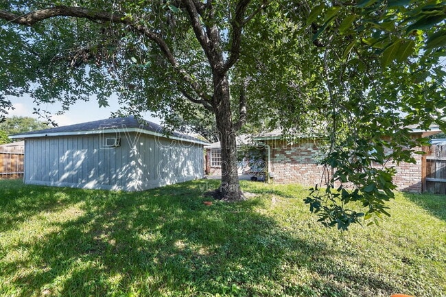 Photo - 15707 Lone Tree Dr House