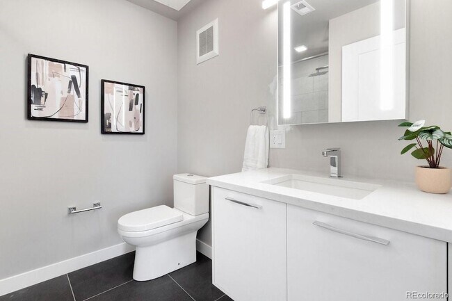 Photo - 1515 Julian St Apartment