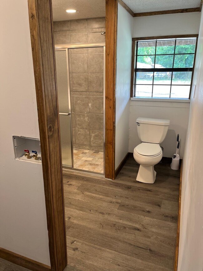 Foto del edificio - 99 Pine Ave