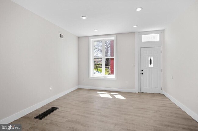 Building Photo - 2425 Turner St