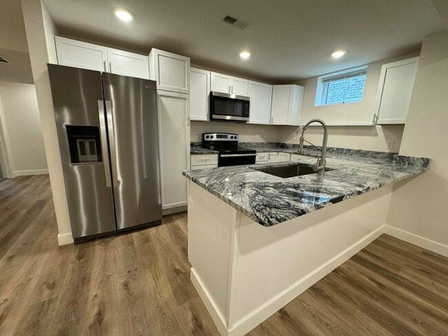 Foto del edificio - 1411 Rosemary Ln