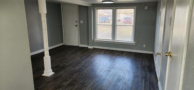 Foto del edificio - 4610 N Asbury Ave