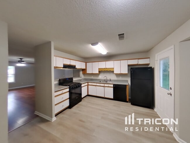 Building Photo - 2214 Marbut Farms Trce Lithonia GA