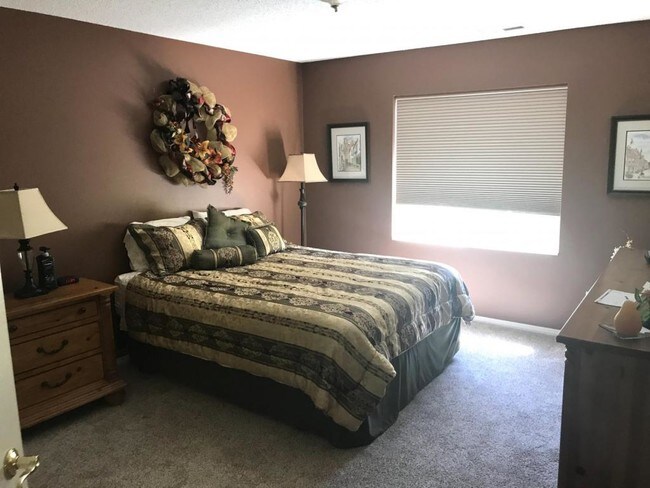 Foto del edificio - 3600 Sheridan Lake Rd Unit #333