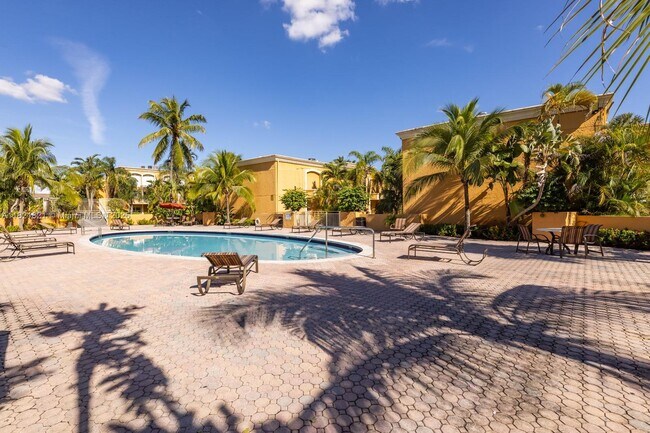 Foto del edificio - 17901 NW 68th Ave