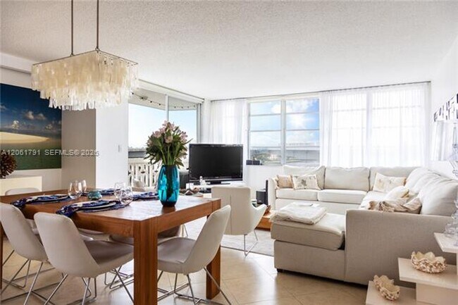 Foto del edificio - 1817 S Ocean Dr