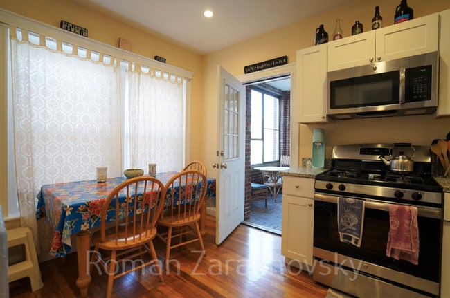 Building Photo - 19 Vinal St