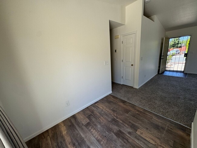 Building Photo - 5726 Dewberry Ct