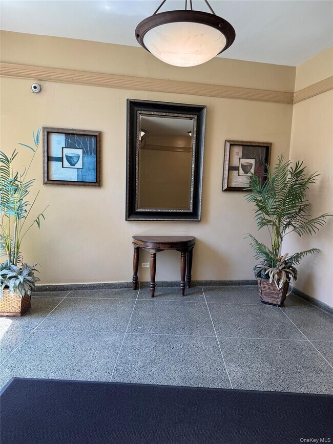 Foto del edificio - 142-35 84th Dr