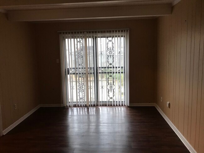 Building Photo - 3655 Haughton Ln