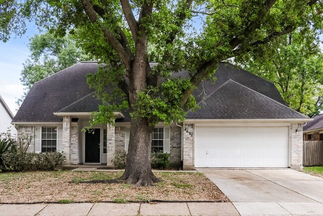 Building Photo - 4635 Linden Pl