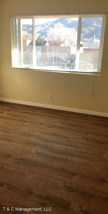 Foto del edificio - 11122 Claremont Ave NE