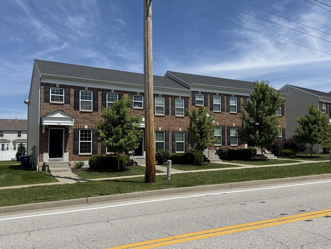Building Photo - Beautiful 2 Bedroom / 2.5 Bath for Rent in Maryland Heights !
