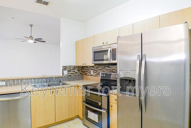 Foto del edificio - 15369 Bellamar Cir