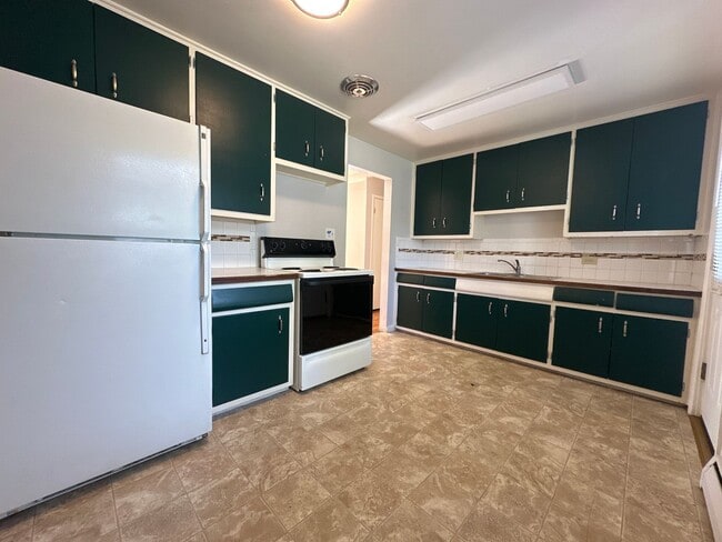 Photo - 2516 Quay St Apartment