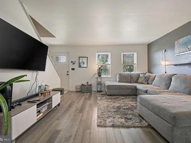 Foto principal - 147 Holmes St