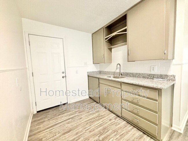 Foto del edificio - 5 SW 55th St