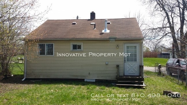 Building Photo - Two weeks FREE!!! Beecher-two bedroom!