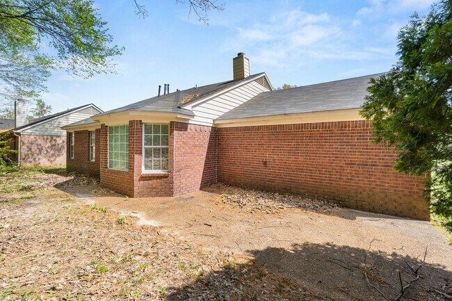 Foto del edificio - Updated 4 Bedroom 2 Bath Home - Open to Section 8