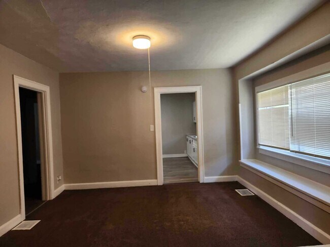Foto del edificio - A beautiful, newly renovated 2 bed 1 bath!