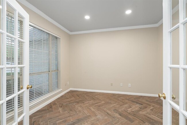 Building Photo - 3803 Concord Dr