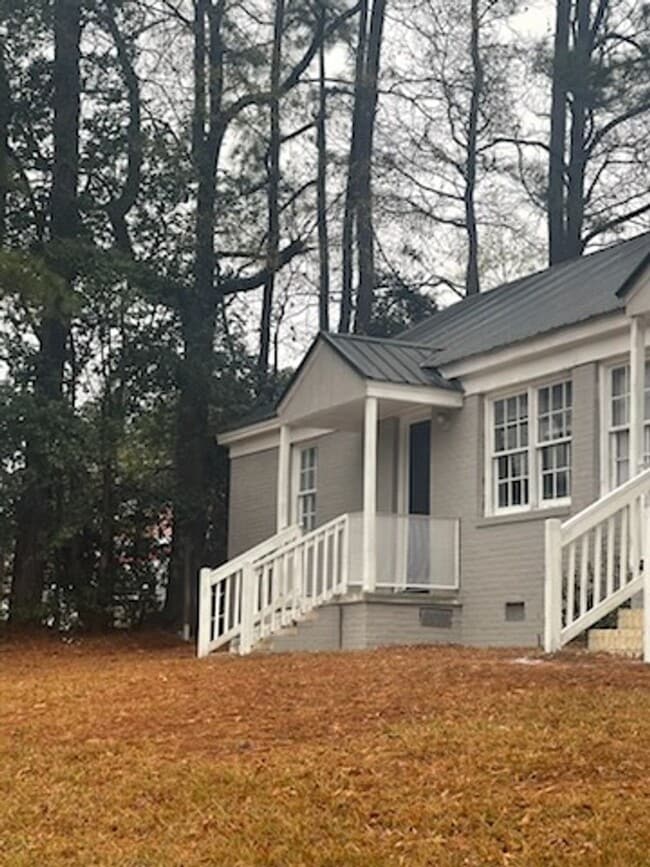 Foto del edificio - 706 N Horner Blvd