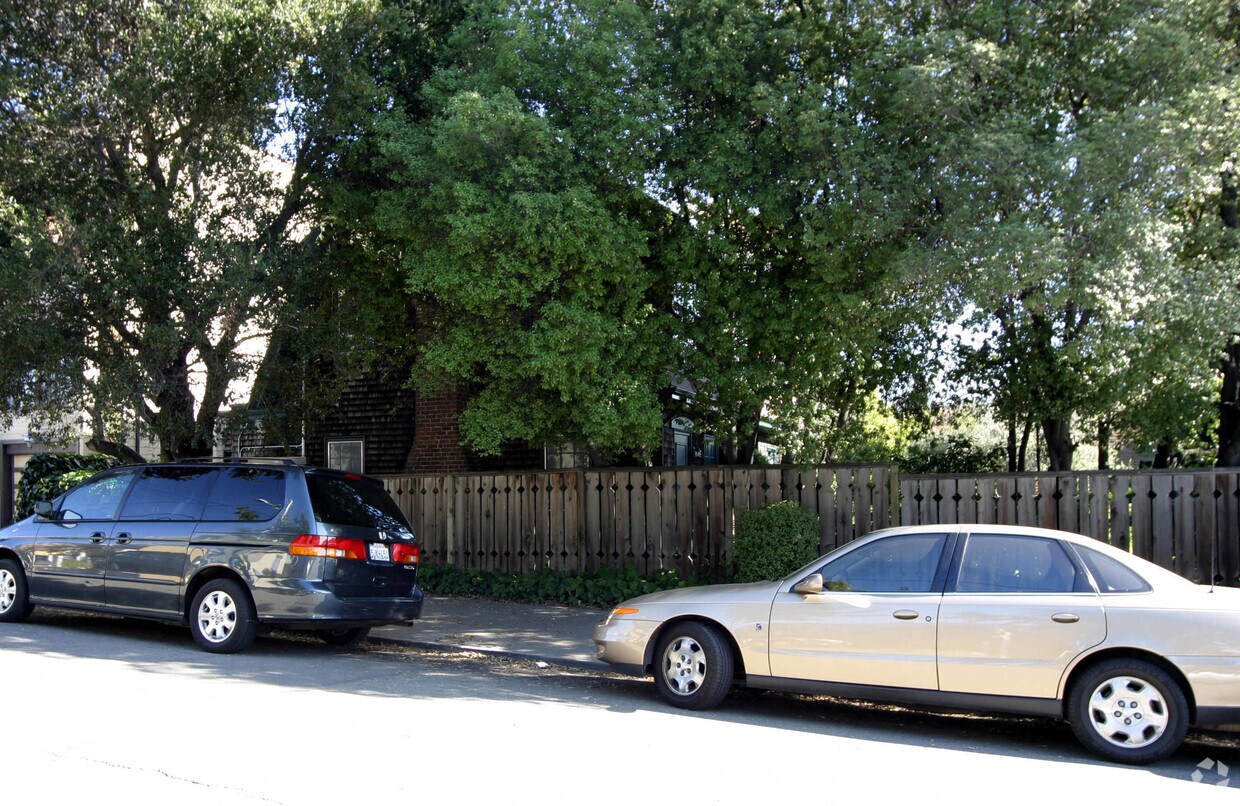 Building Photo - 3900 Cerrito Ave