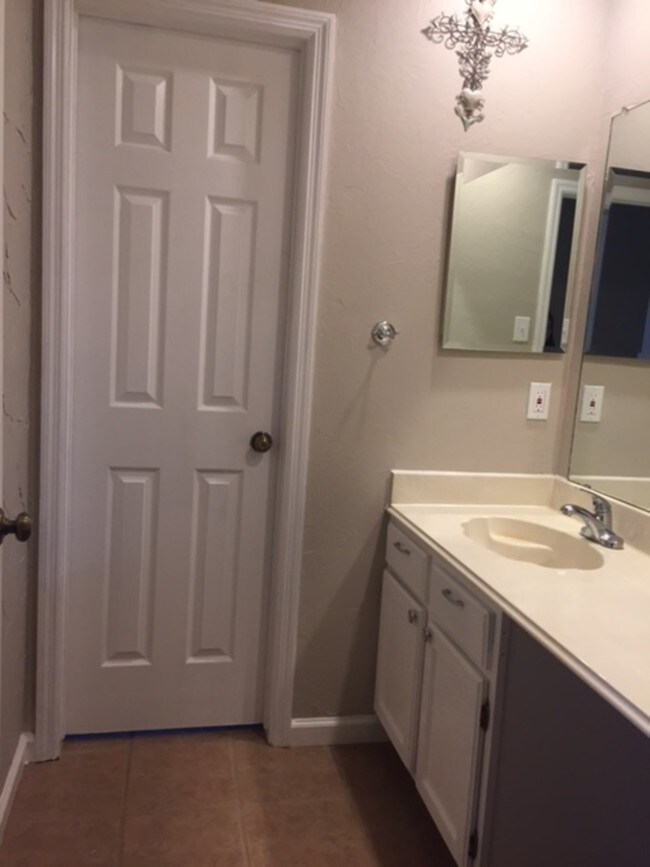 Building Photo - 4205 Starboard Trl