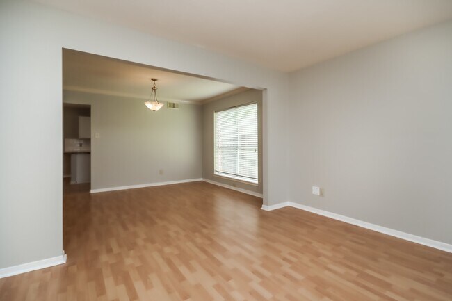 Foto del edificio - 1039 Wentworth Dr