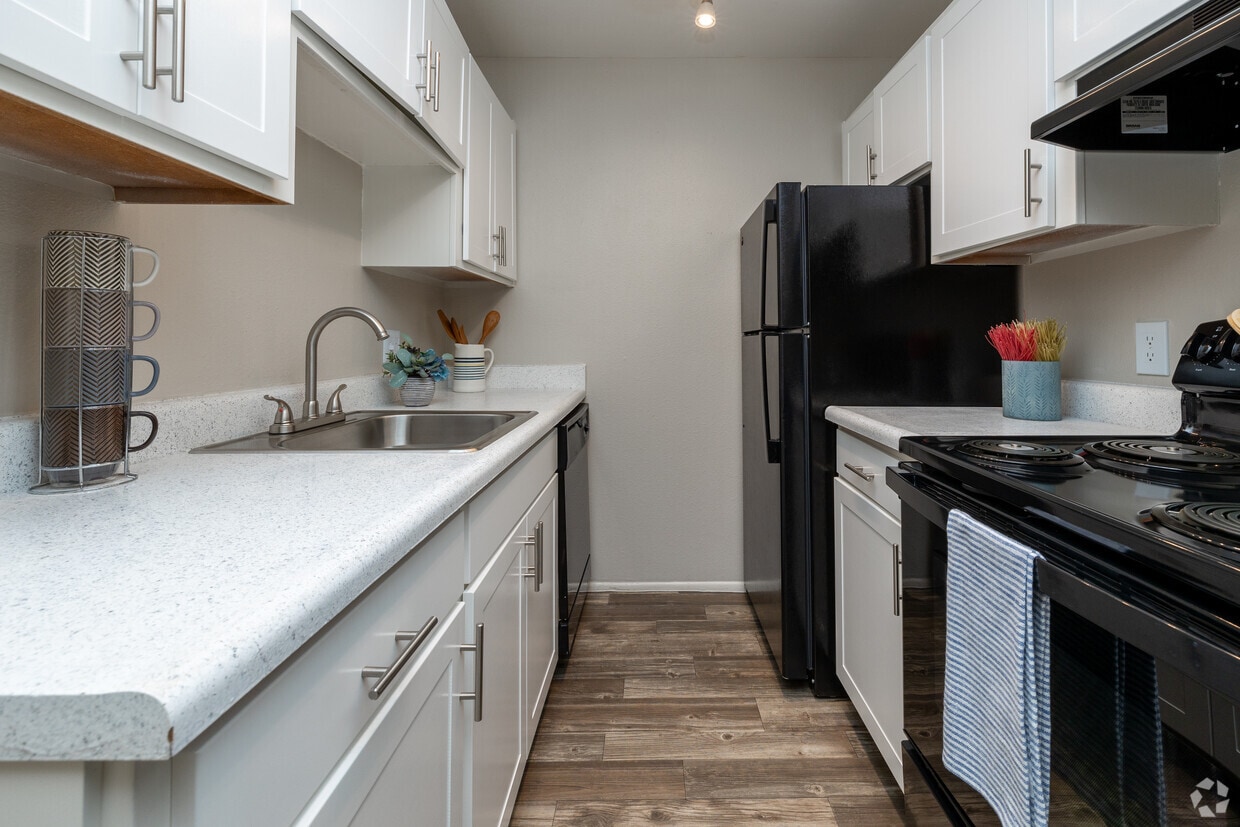 Primary Photo - Toscana Cove Apartments