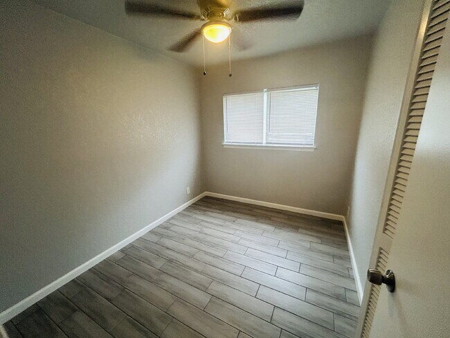 Building Photo - 8726 Kentsdale-
