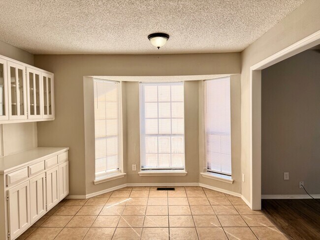 Foto del edificio - 11168 S Douglas Ave