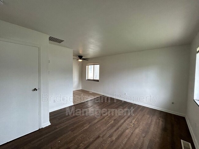 Building Photo - 37 S Findlay St